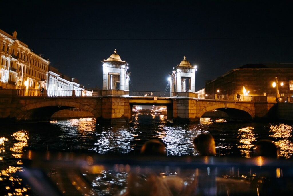 Ночная прогулка по Неве: как разводятся мосты Санкт-Петербурга 6