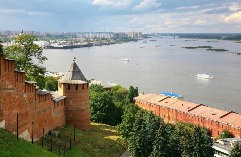 Открывая город с воды: прогулка на яхте по Нижнему Новгороду + рыбалка 2