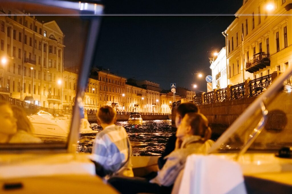 Ночная прогулка по Неве: как разводятся мосты Санкт-Петербурга 3