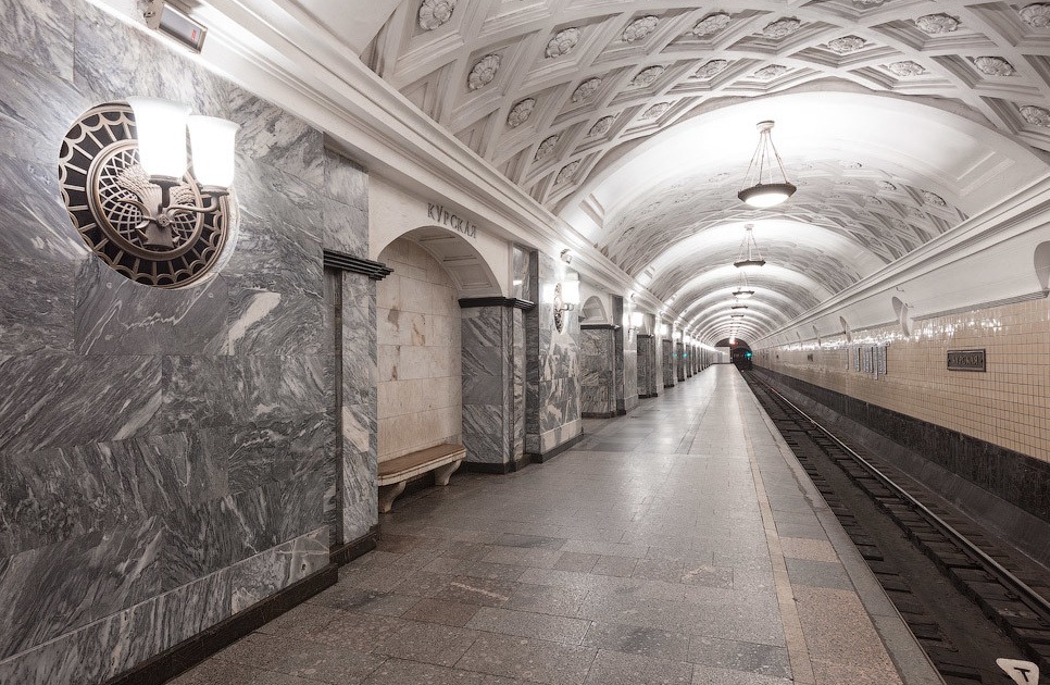 Прогулка по Кольцевой линии метро: путешествие в сердце Москвы 3