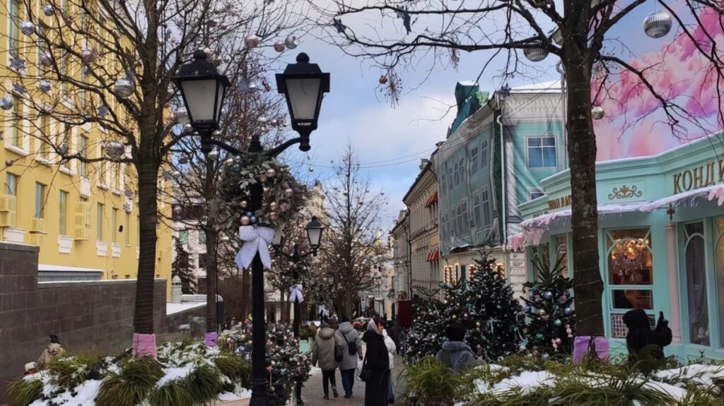 Погрузитесь в зимнюю сказку: новогодняя Москва, какой вы её ещё не видели 2