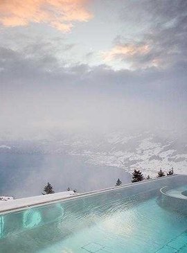 Швейцария. Бассейн в Villa Honeg