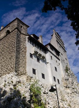 Замок расположен на самом высоком холме в Южной Трансильвании