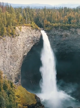 Уникальный водопад Хельмакен летом и настоящий ледяной вулкан зимой! 1