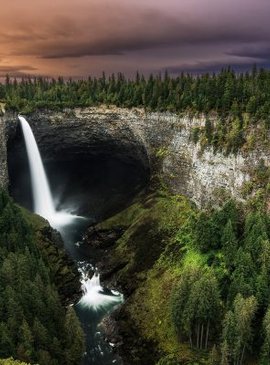 Уникальный водопад Хельмакен летом и настоящий ледяной вулкан зимой!