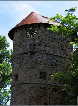 Башня, сохранившаяся от резиденции Ф.Барбаросса