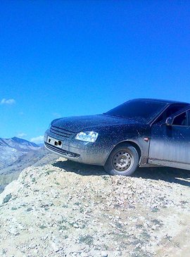 Автомобиль в горах