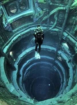 Постапокалиптический подводный город в Дубае ждёт своих исследователей 1