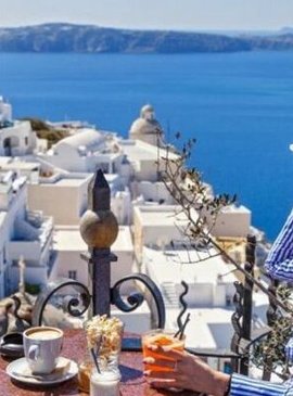 Надо ли сейчас туристу ехать на отдых в Грецию? 1