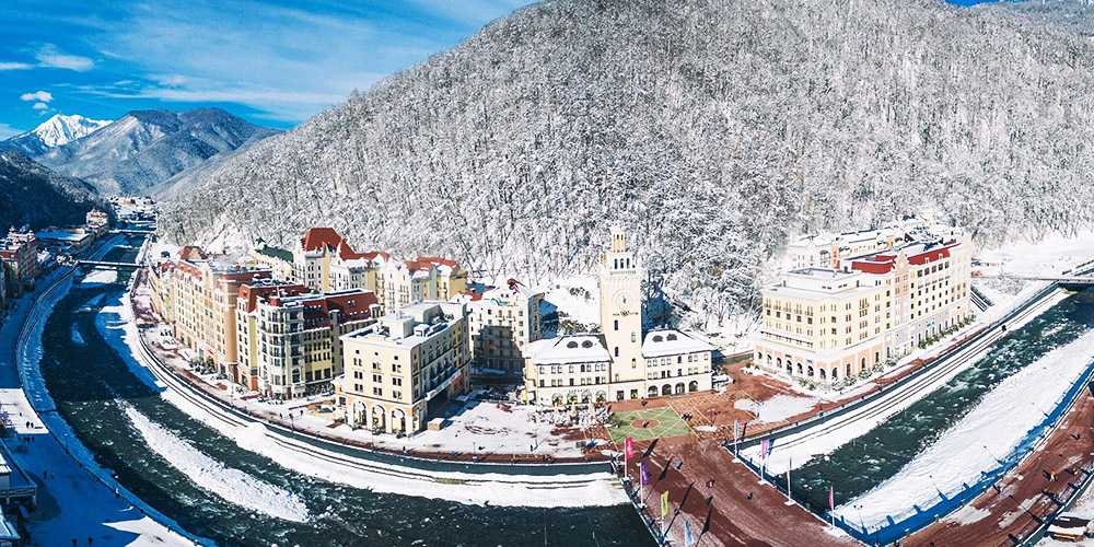 Зимние каникулы на Розе Хутор. Обзор самого многонационального горнолыжного курорта Сочи 1