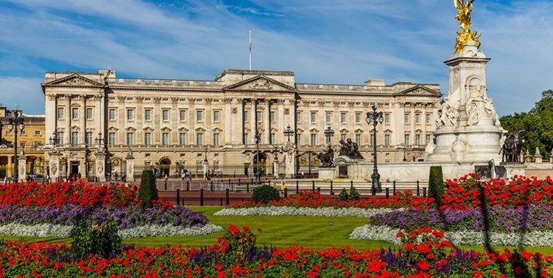 ТОП-5 фактов о Букингемском дворце, который 30 лет назад открыли для туристов 1