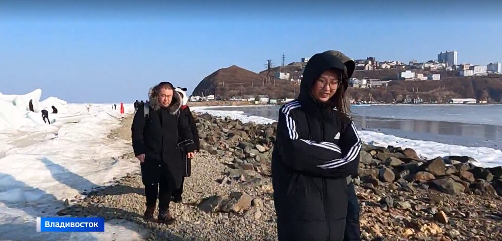 Весна в январе: Владивостокские торосы магнитом приманивают туристов 3