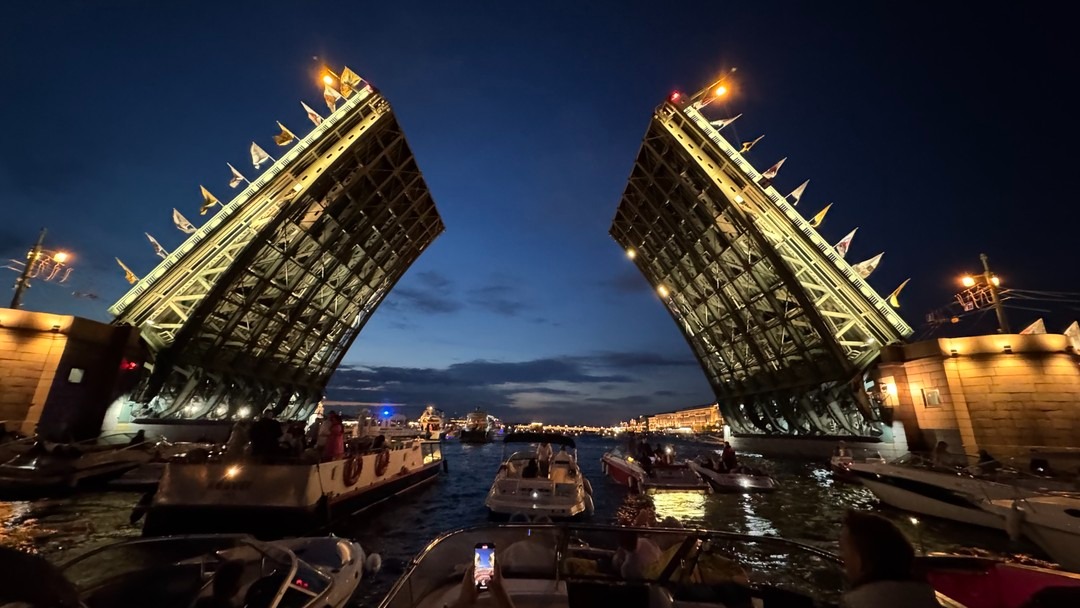 Ночная прогулка по Неве: как разводятся мосты Санкт-Петербурга 1